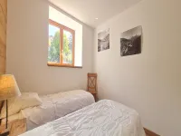 Spacious Chalet Near Ski Slopes