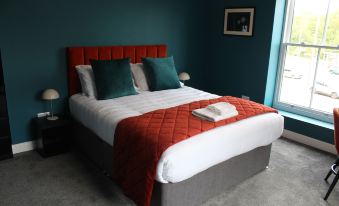 The Royal Alfred - Opposite Central Train Station