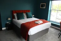 The Royal Alfred - Opposite Central Train Station