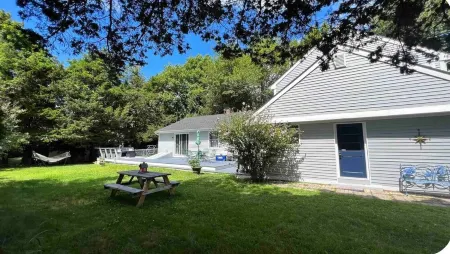 Great location! Short walk to the beach, 5min drive to center! A lot of capacity