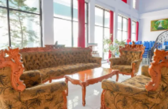 RedDoorz Plus Syariah Near Stasiun Pekalongan 2 Hotels in West Pekalongan