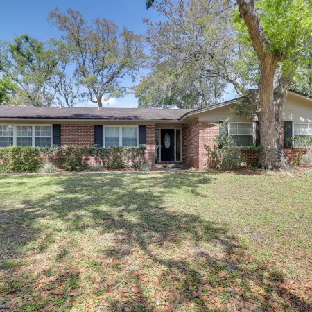 Beach Retreat in Jacksonville Pet and Family-Friendly