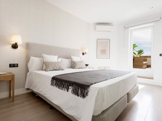 Penthouse with terrace in Madrid. Delicias II
