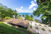 Coco de Mer Hotel and Black Parrot Suites - Beach