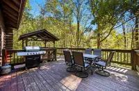 Hocking Hills Secluded Cabin • Hot Tub • Fireplace