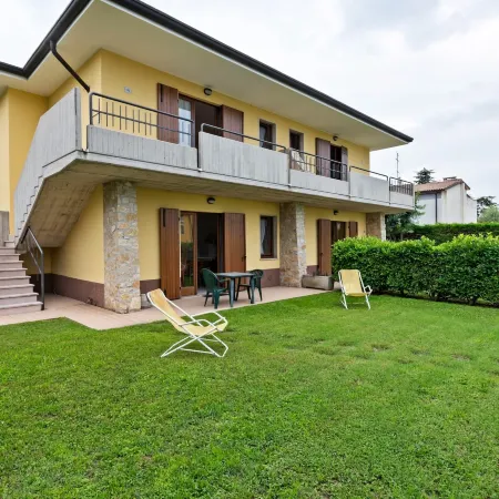 Nice Holiday Apartment Near Lazise