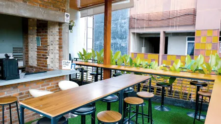 Garden View by Calli Rooms Отели рядом с достопримечательностью «Agrotechno Park University of Jember»