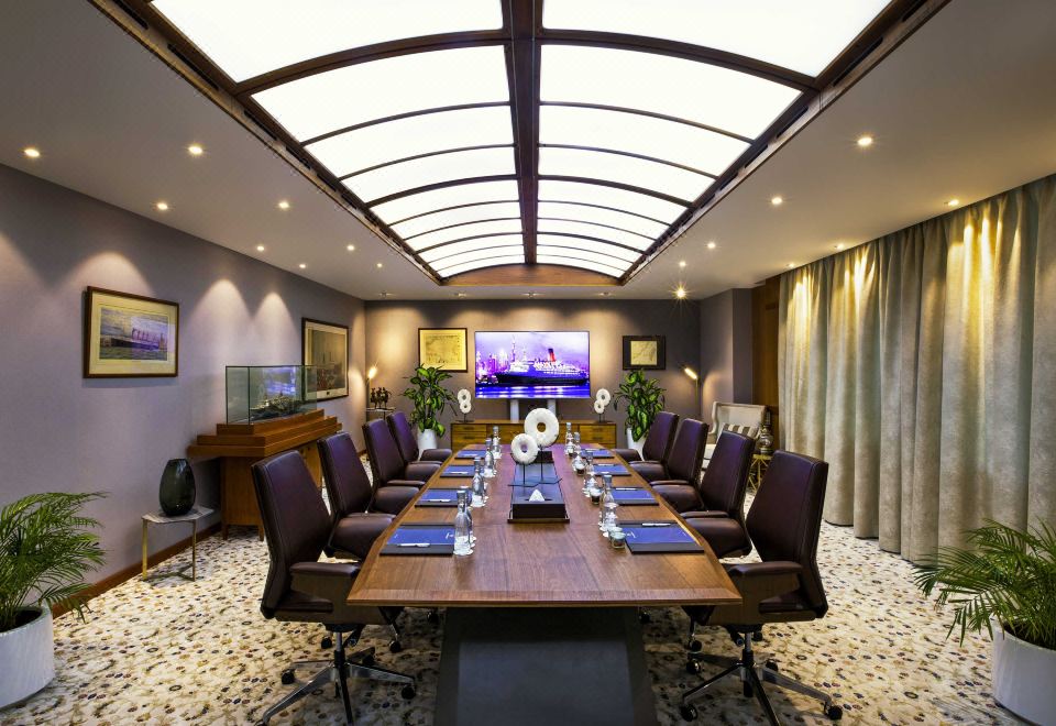 2. 퀸 엘리자베스 ..