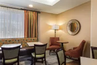Hampton Inn Waterville - breakfast