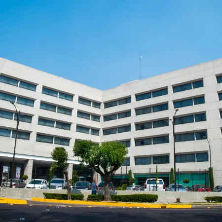 Holiday Inn MEXICO CITY-PLAZA UNIVERSIDAD by IHG Отели рядом с достопримечательностью «Станция метро Taxquena»