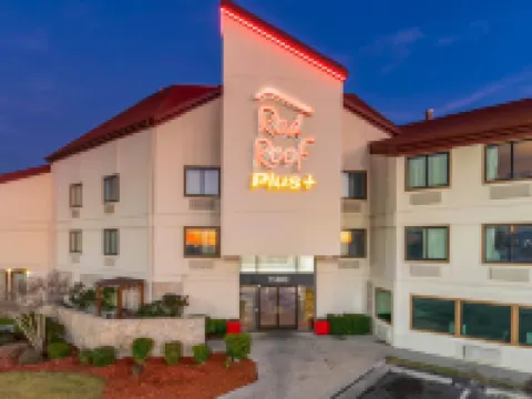 Red Roof Plus+ El Paso East Hotels in El Paso