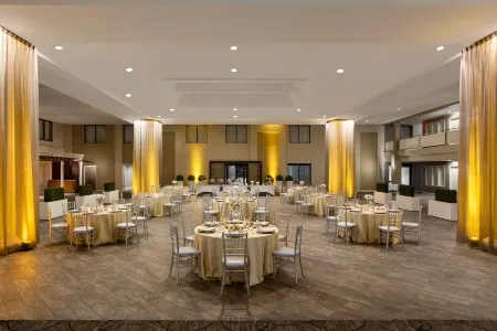 DoubleTree by Hilton Laurel Отели в г. Лорел