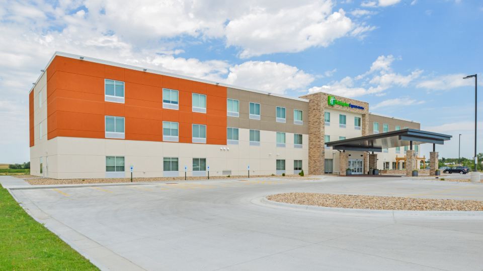 Holiday Inn Express & Suites CHADRON by IHG