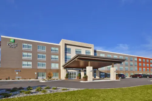 Holiday Inn Express & Suites GRAND RAPIDS - AIRPORT NORTH by IHG