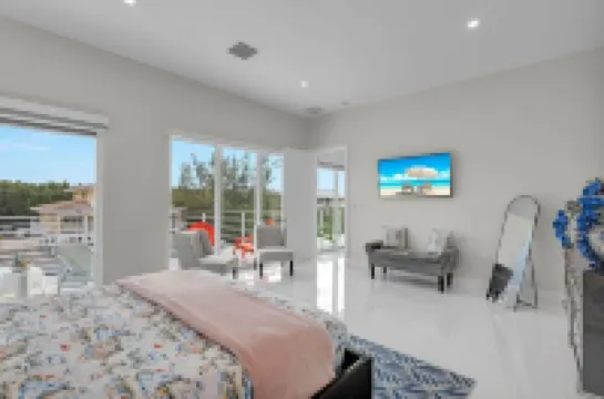 Perla Blanca 4 Bed 5 Bath kayaks pool boat dock