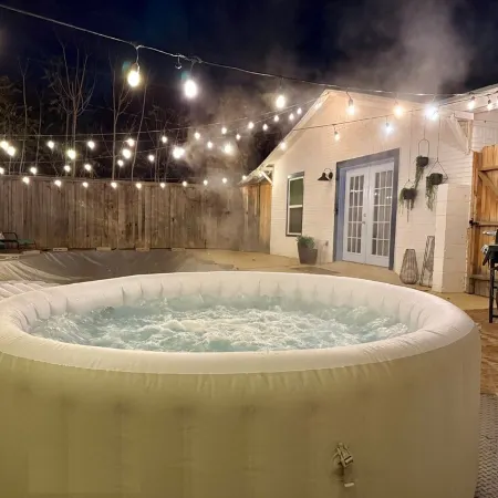 Pool House Paradise - 1BD / 1 Bath - Near TTU