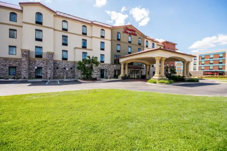 Hampton Inn & Suites Pensacola/I-10 Pine Forest Road Отели в г. Кантонмент