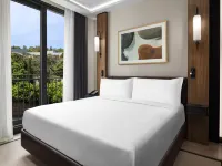 Altunizade Suites Istanbul, Curio Collection by Hilton Отели рядом с достопримечательностью «Бейлербейи»