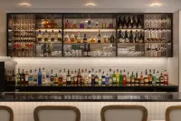 Hotel Vallea Bromont, Tapestry Collection by Hilton - Bares