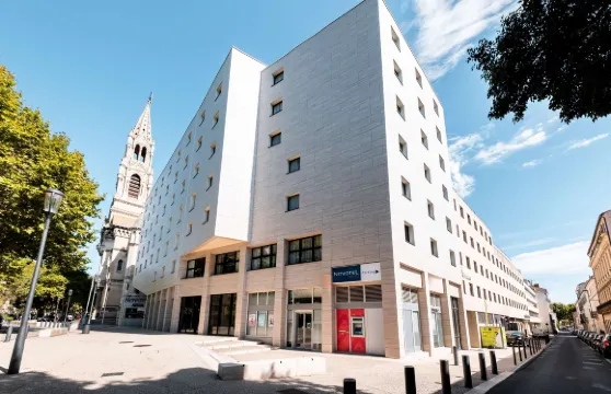 諾富特阿特里亞尼姆斯中心酒店