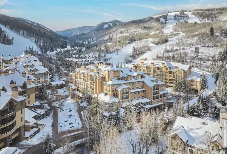 Modern Rustic Bi-Level 3 Bedroom Plus Loft Condo In Beaver Creek