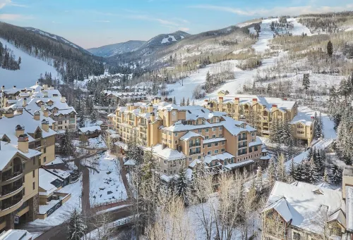 Modern Rustic Bi-Level 3 Bedroom Plus Loft Condo In Beaver Creek