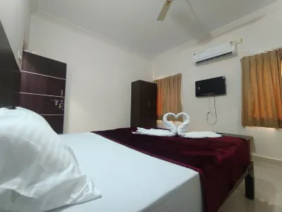 水晶度假村 Kamat Tourist附近的飯店