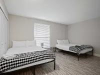 Comfortable 2BR 2BA Home Away From Home Hotels in Rochester Hills