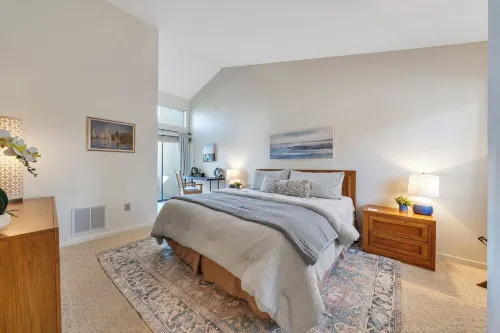 Sailors Landing~ Lake/Beach front condo with ample amenities!