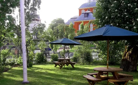 Prästgården Hotell & Bryggeri Отели в г. Сёдерхамн