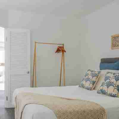 Inner City One Bedroom Apartment with Pool View 22 Rooms