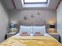1 bedroom barn conversion on smallholding with alpacas, goats and pigs