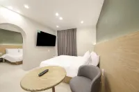 Calm Rest Hotel Masan - Homestays