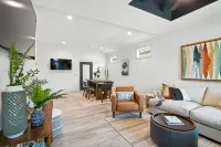 Brand New Cool Comfy Lawrence Retreat 3 Bedroom Duplex - Boutique