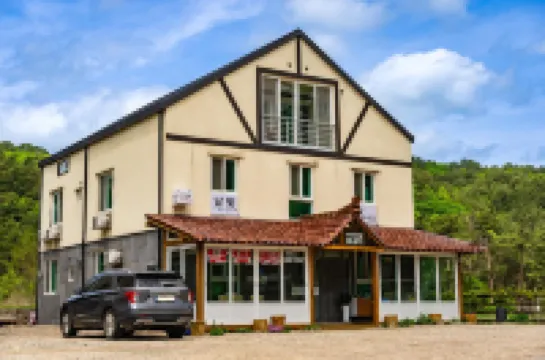 Odaesan Moonlight Hotels near Odaesan National Park