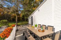 11 bedroom Lodge - Swim Spa/Hot Tub - Firepit - Game room - sleeps 26 - Wifi