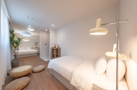 Yeosu Stay Saerok โรงแรมใกล้Jinnamgwan Hall