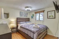 Happy Place by the Lake w/ Fire Pit: Walk to Beach - 3-Star