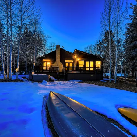 Pagosa Lakefront Home w/ Hot Tub, A/C, & Canoe!