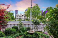 女皇飯店直通卡爾頓花園