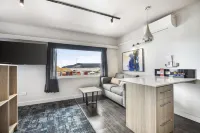 Nightcap at Burnie Townhouse โรงแรมใน