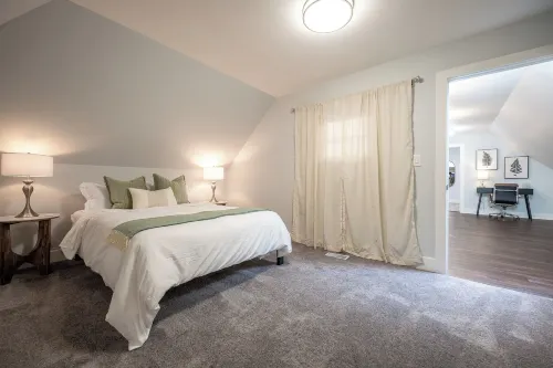 Barth Hotels in Beech Grove