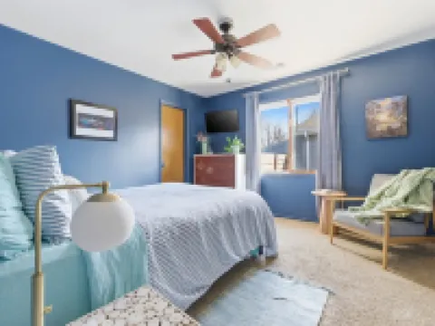 Cozy Lakeside Cottage for Families and Fun Seekers. Game room - Large Soaker Tub Hotels in Lewis