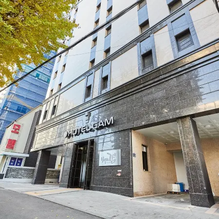 Cheonho Hotel Gam Отели рядом с достопримечательностью «Бейсбол Стадион Ямсил»