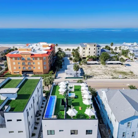 Milos Beach House-New Luxe Haven Steps from Beach -New Rooftop Pool 36 FT Long