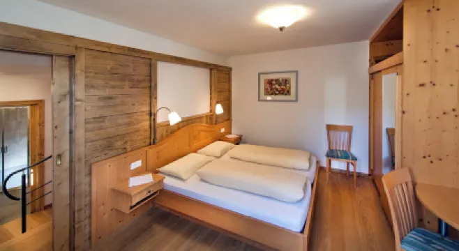 5 Minutes from the Alpe di Siusi Cable Car, Family Apartment and Terrace.