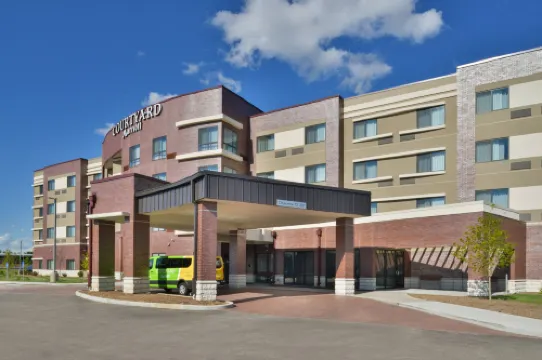 Courtyard St Louis Chesterfield