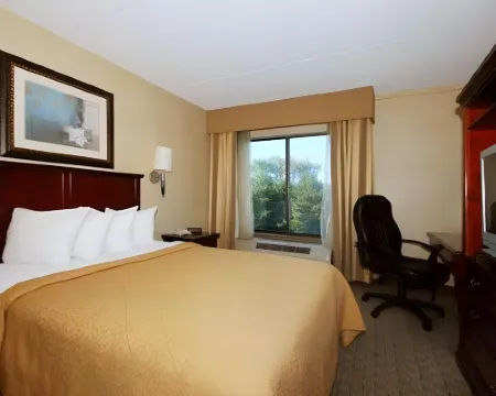 Quality Inn & Suites Hotels in Bensalem