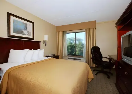 Quality Inn & Suites Hotels in Bensalem