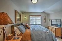 Steamboat Springs Condo w/ Hot Tub & Ski Bus! -  Apartamentos vacacionales